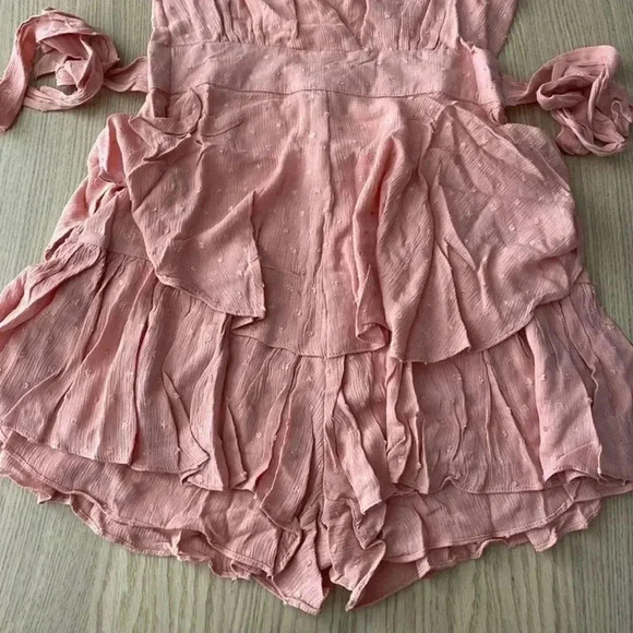 🆕Amaryllis Breeze Swiss Dot Tiered Ruffle Romper🆕 - Picture 6 of 12